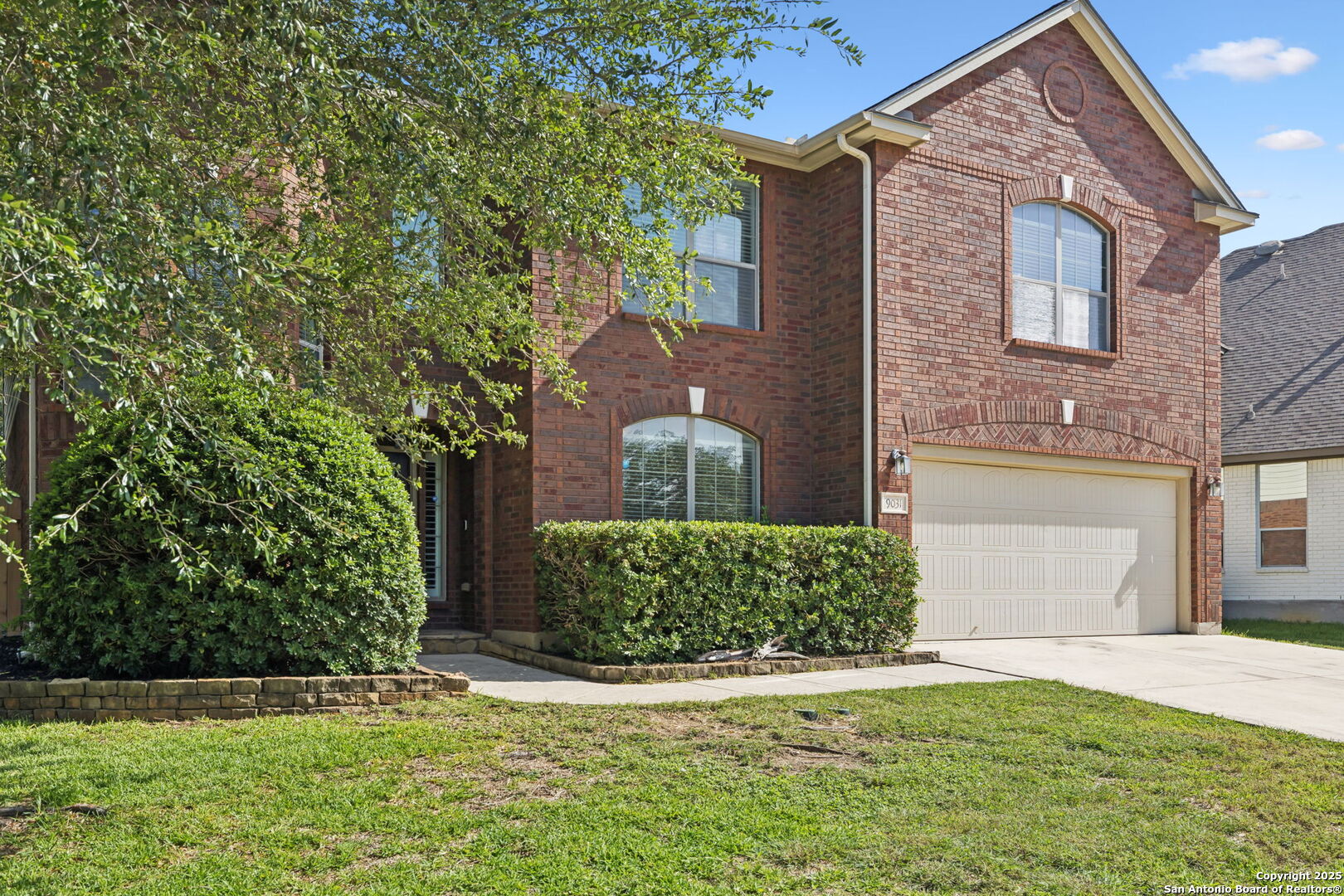 9031 Arroyo Hondo