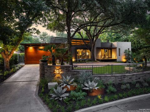 605 E Contour San Antonio TX 78212
