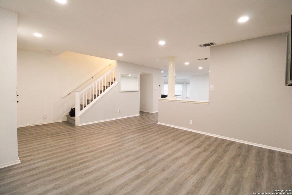 Photo of 14018 N Hills Village, San Antonio, TX 78249 (MLS # 1916272)