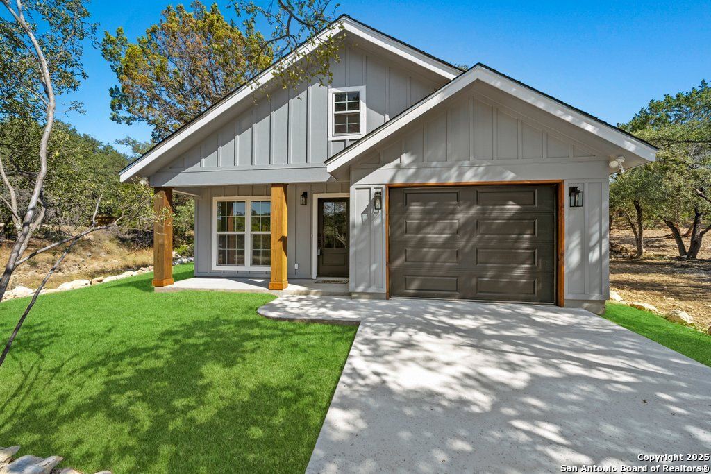 Photo of 1316 Lonesome, Canyon Lake, TX 78133 (MLS # 1897627)