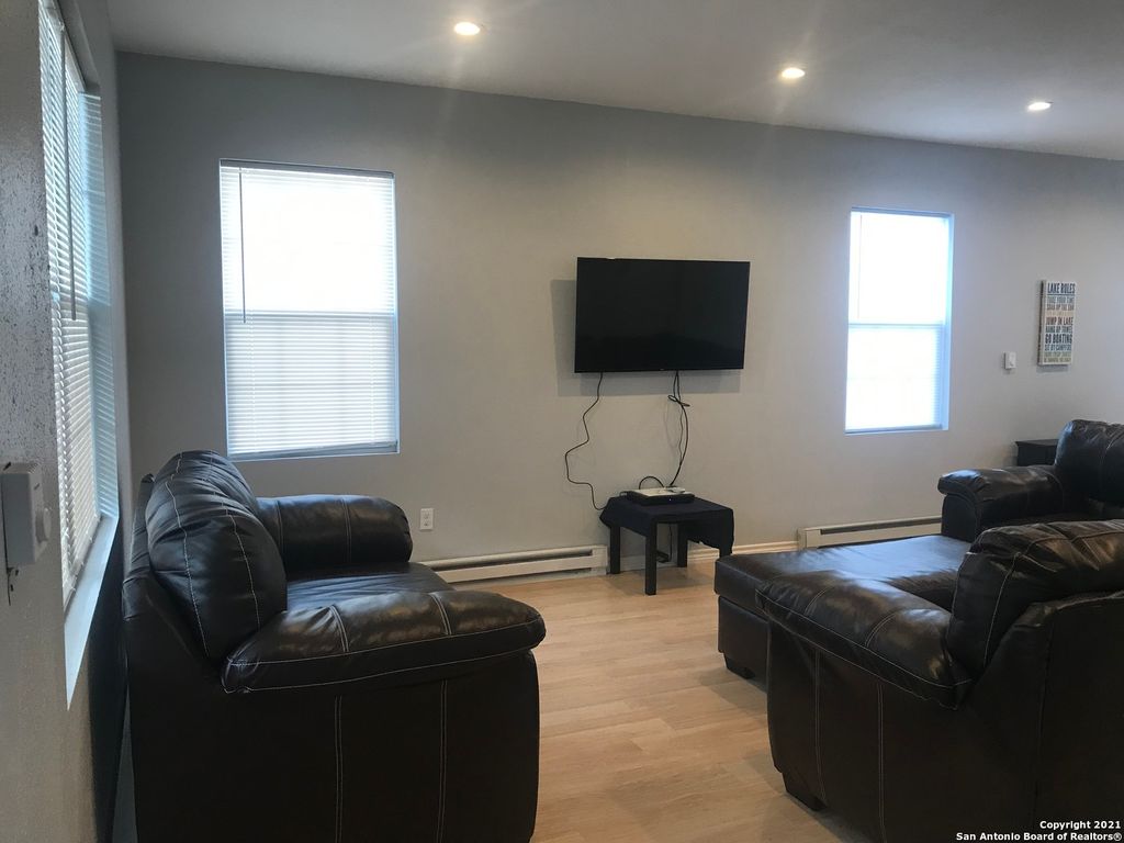 Photo of 729 Clay Ridge, Canyon Lake, TX 78133 (MLS # 1923818)