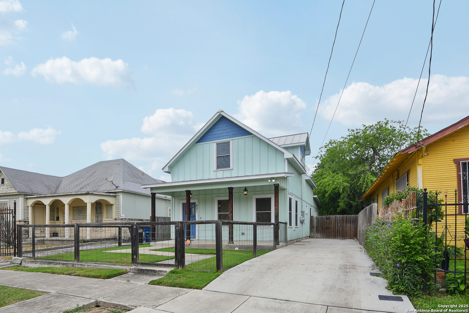 621 Center St.