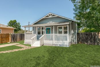 Single Family Residence at 915 W Rosewood