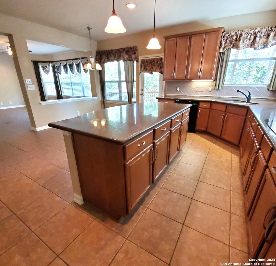 310 ROYAL TROON DR