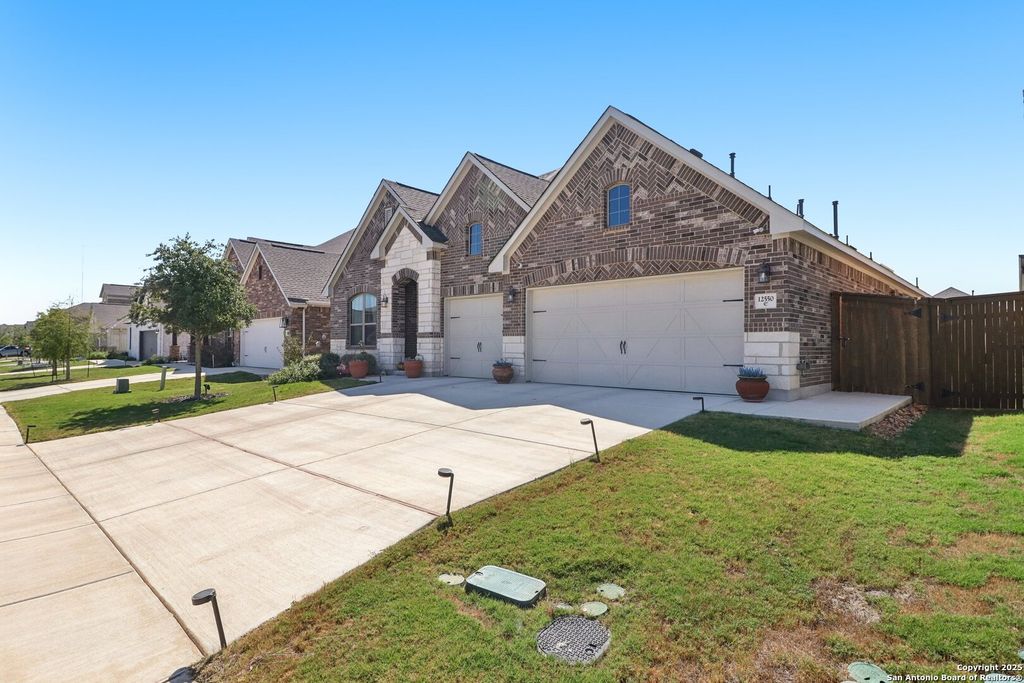 Photo of 12550 Silver Gate, San Antonio, TX 78254 (MLS # 1914887)