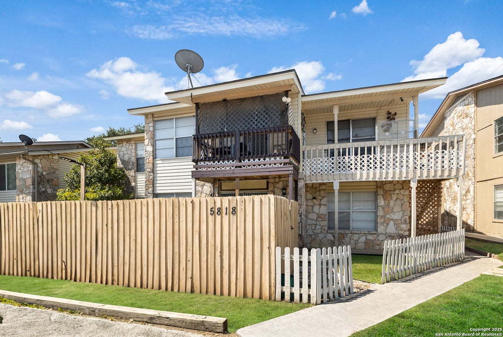 Photo of 5818 Shadow Glen, San Antonio, TX 78240 (MLS # 1893067)