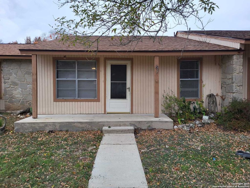 Photo of 1051 Country Club 19 #19, Seguin, TX 78155 (MLS # 1928702)