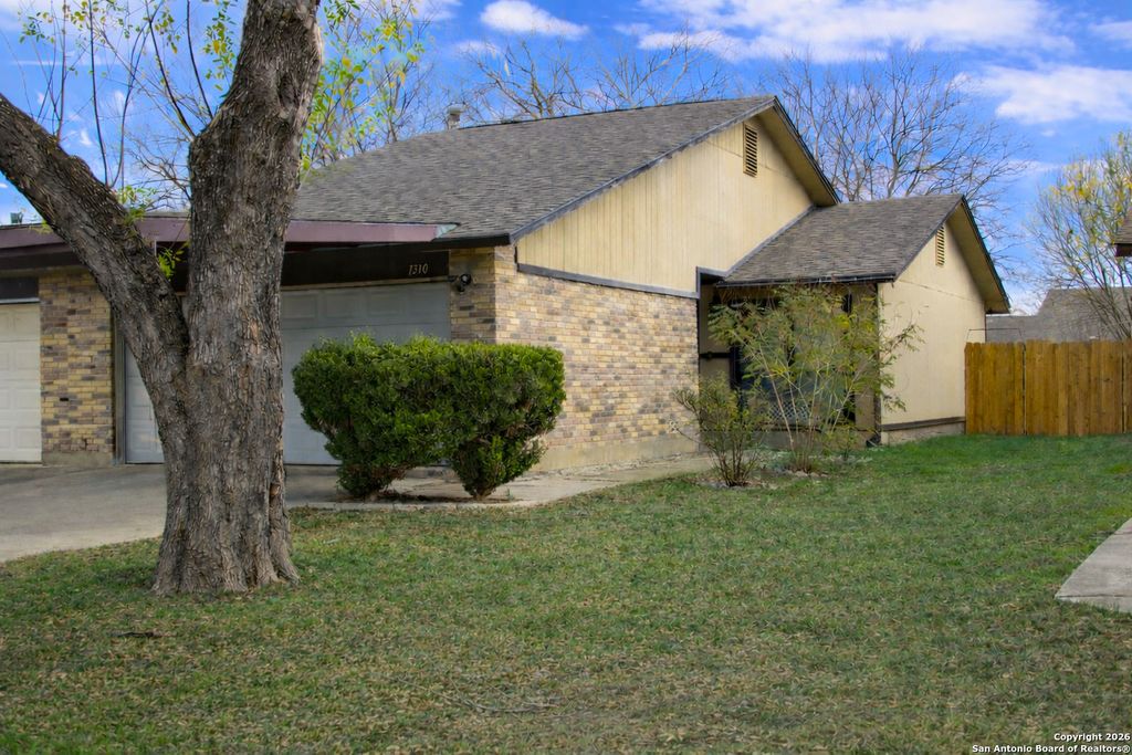 Photo of 1310 Bayou, San Antonio, TX 78245 (MLS # 1933750)