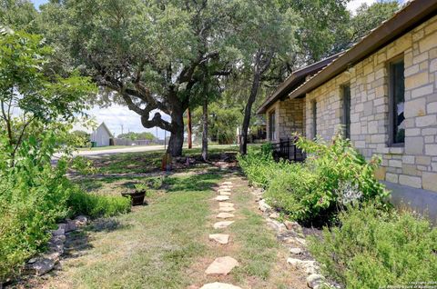 A home in Blanco