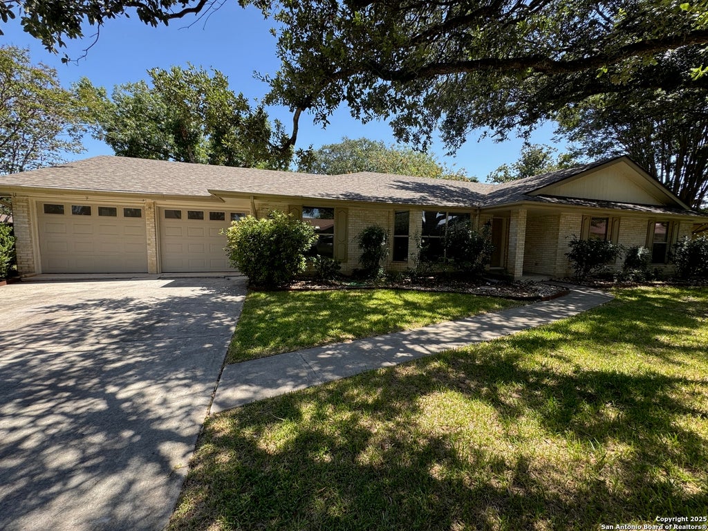 Photo of 409 FENWICK DR, Windcrest, TX 78239 (MLS # 1971877)