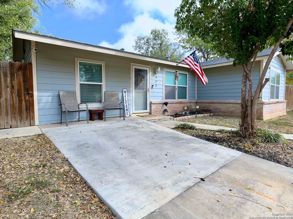 Photo of 915 Rexford, San Antonio, TX 78216 (MLS # 1923994)