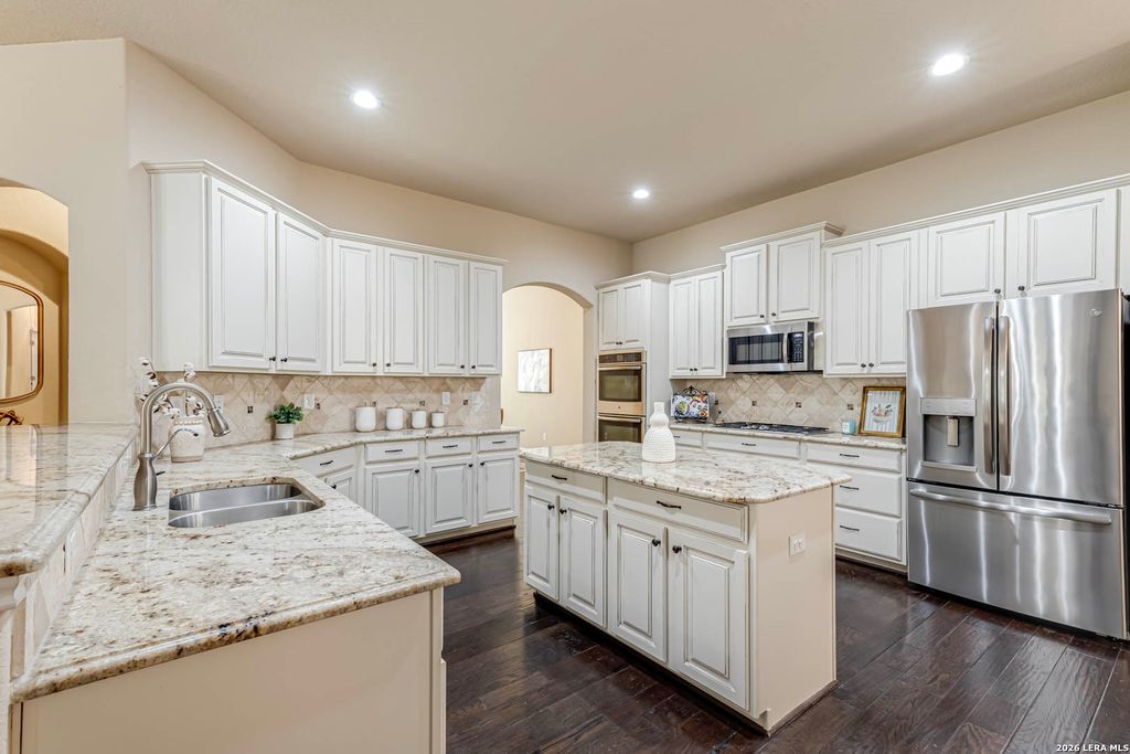 Photo of 112 Hagen Dr, Boerne, TX 78006 (MLS # 1938039)