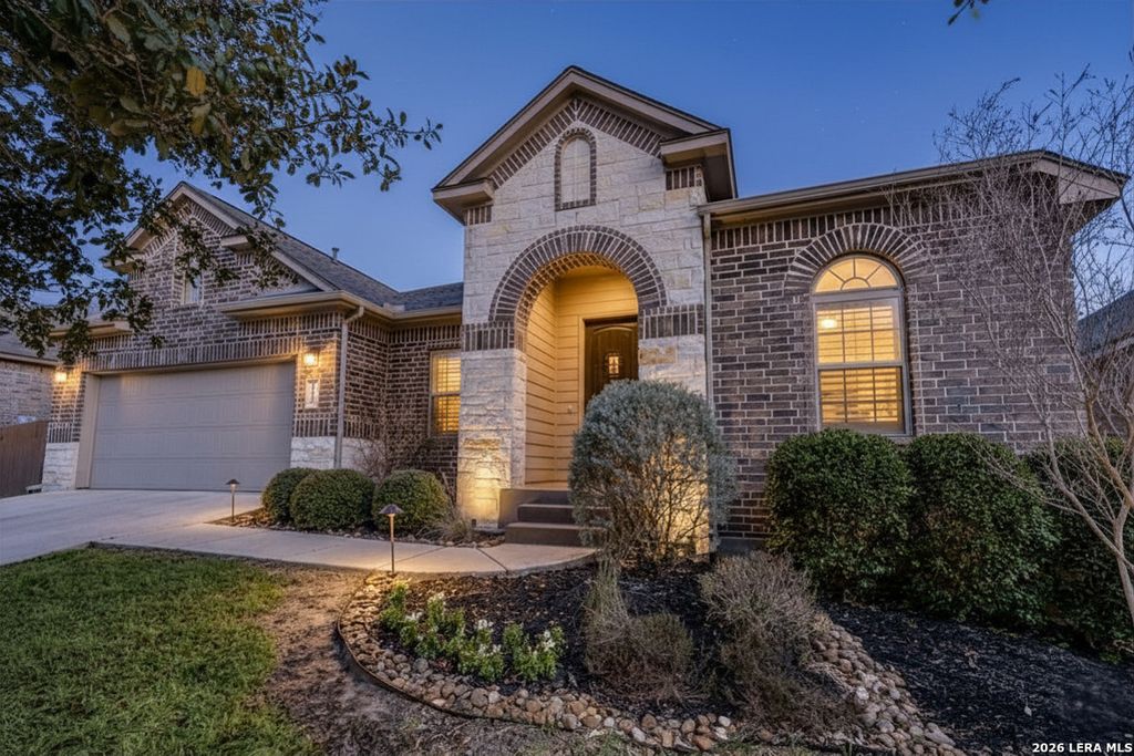 Photo of 112 Hagen Dr, Boerne, TX 78006 (MLS # 1938039)
