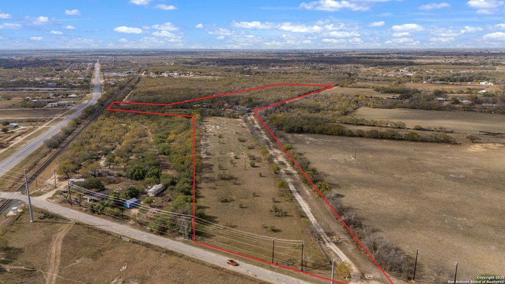 Photo of 155 County Road 6712, Natalia, TX 78059 (MLS # 1930158)