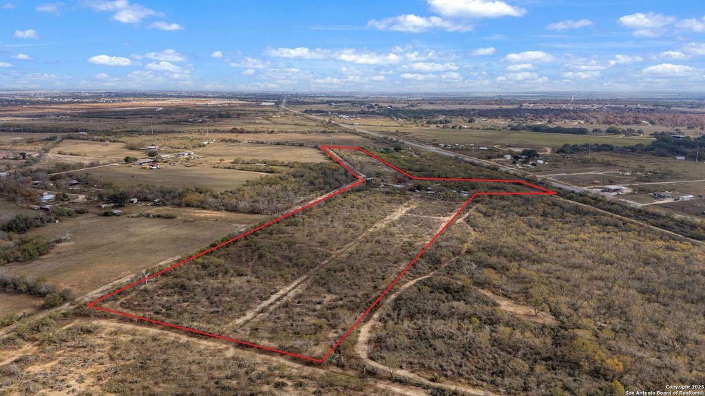 Photo of 155 County Road 6712, Natalia, TX 78059 (MLS # 1930158)