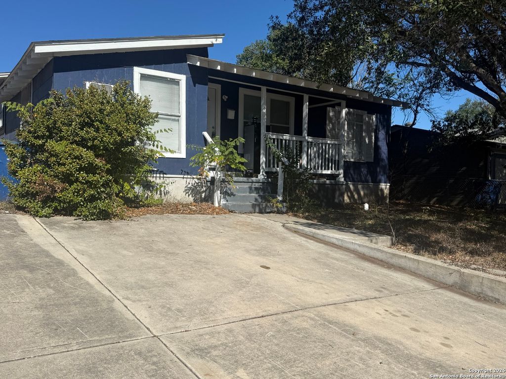 Photo of 2323 Burnet St, San Antonio, TX 78202 (MLS # 1934088)