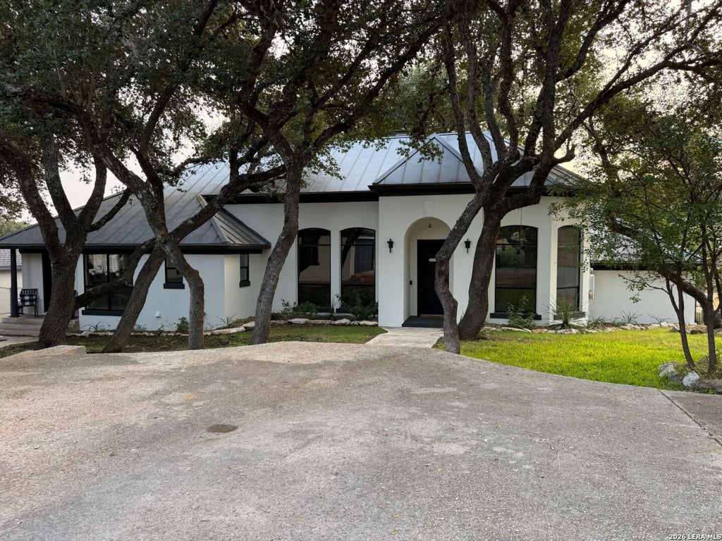 Photo of 25715 GREEN RIVER DR, San Antonio, TX 78260 (MLS # 2019159)