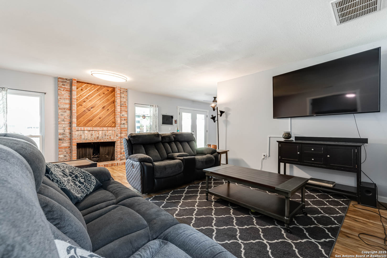 6719 Timberhill
