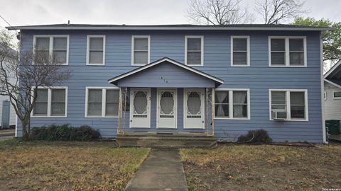 Photo of 818 W RUSSELL PL 4 #4, San Antonio, TX 78212 (MLS # 1957002)