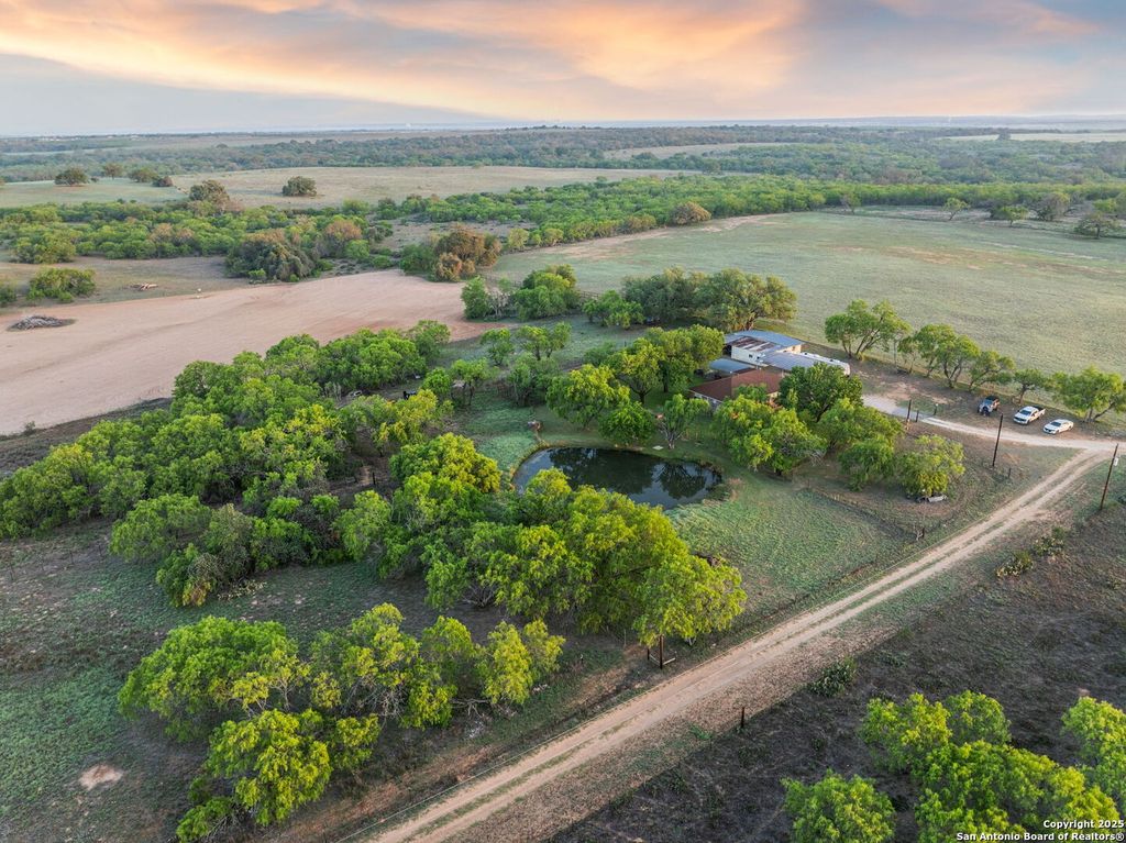 Photo of 4416 County Road 117, Floresville, TX 78114 (MLS # 1858809)