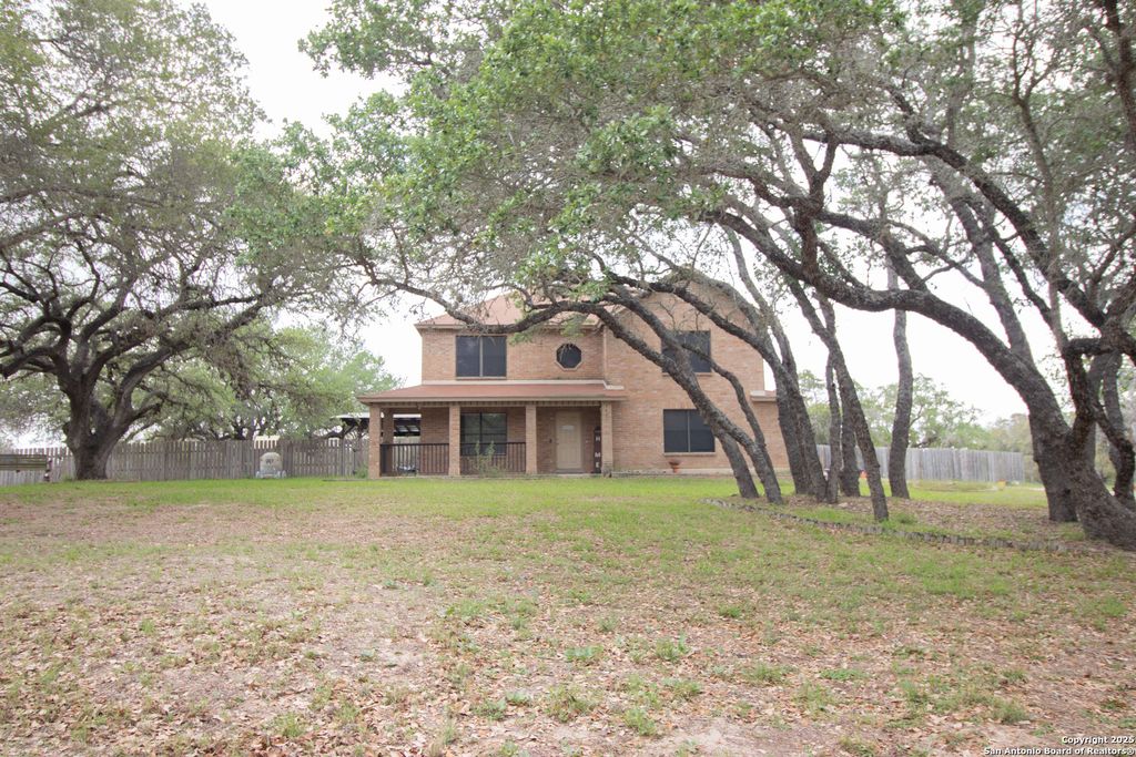 Photo of 797 KILLARNEY RD, Floresville, TX 78114 (MLS # 1887809)