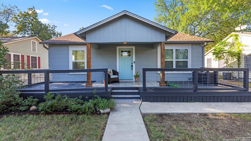 Photo of 760 Roosevelt, New Braunfels, TX 78130 (MLS # 1921641)