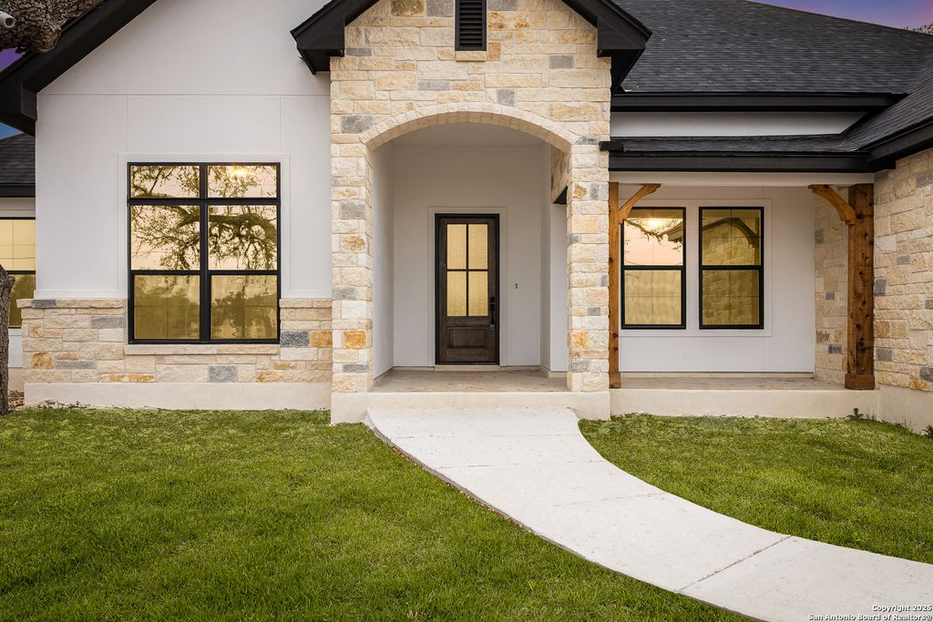 Photo of 220 TOUCAN DR, Spring Branch, TX 78070 (MLS # 1959012)