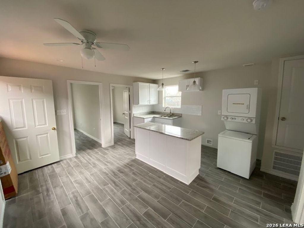 Photo of 3201 S Laredo, San Antonio, TX 78207 (MLS # 1942935)