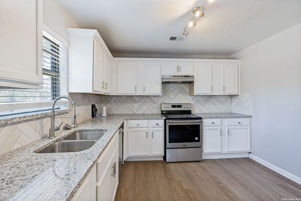 Photo of 1047 Poinsettia, San Antonio, TX 78202 (MLS # 2010806)