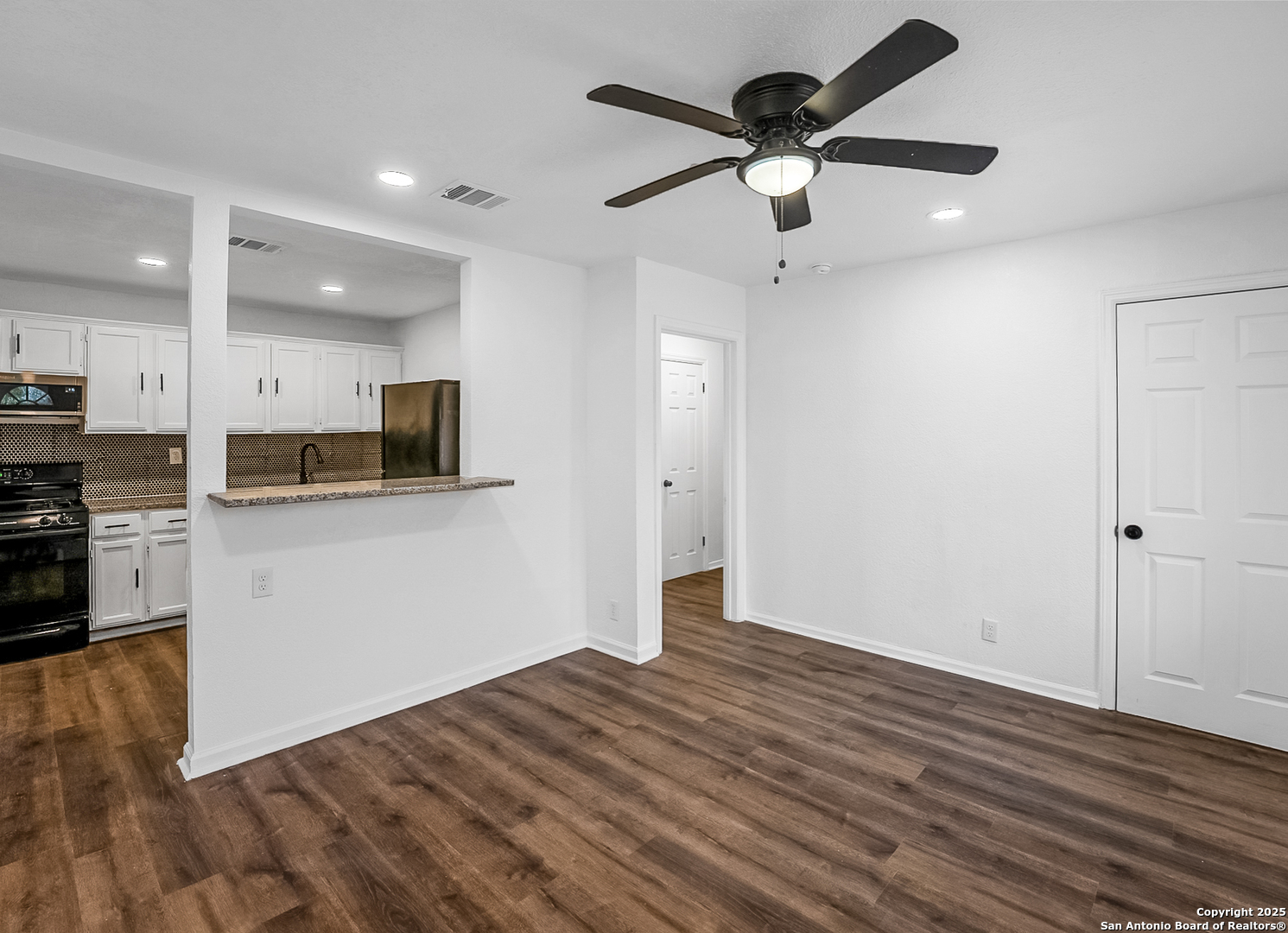 Photo 1 of 16 — 122 STOLNET ST, San Antonio, TX 78220