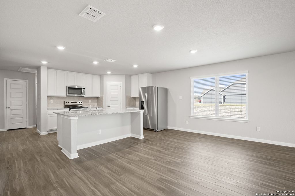 Photo of 605 Lina Way, Seguin, TX 78155 (MLS # 1925665)