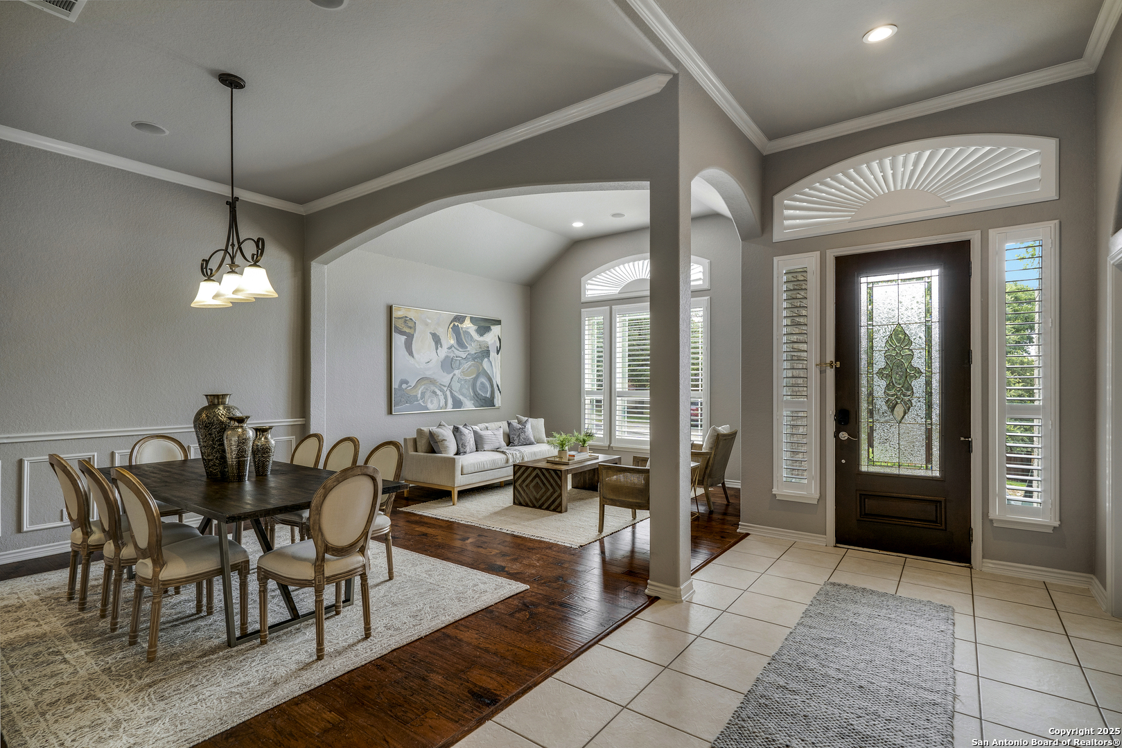 8425 Artesia