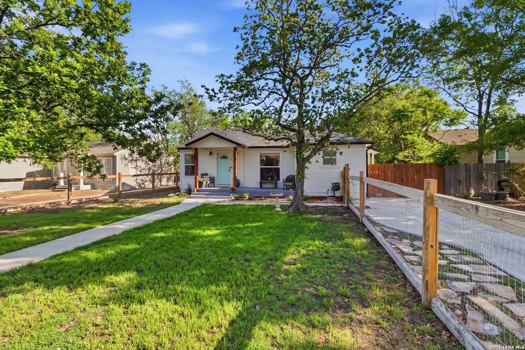 Photo of 124 Bryn Mawr, San Antonio, TX 78209 (MLS # 1955672)