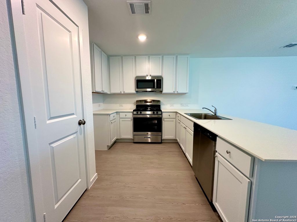 Photo of 523 Paul Cyn, San Antonio, TX 78245 (MLS # 1887659)