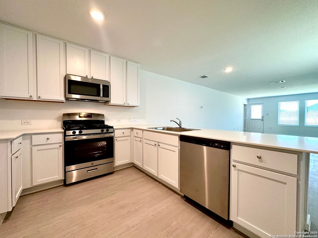 Photo of 523 Paul Cyn, San Antonio, TX 78245 (MLS # 1887659)