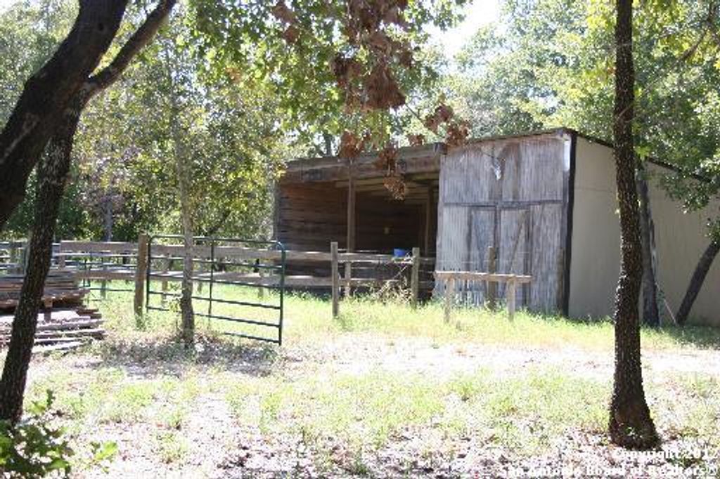 Photo of 718 CHERRY RIDGE, Floresville, TX 78114 (MLS # 1831541)