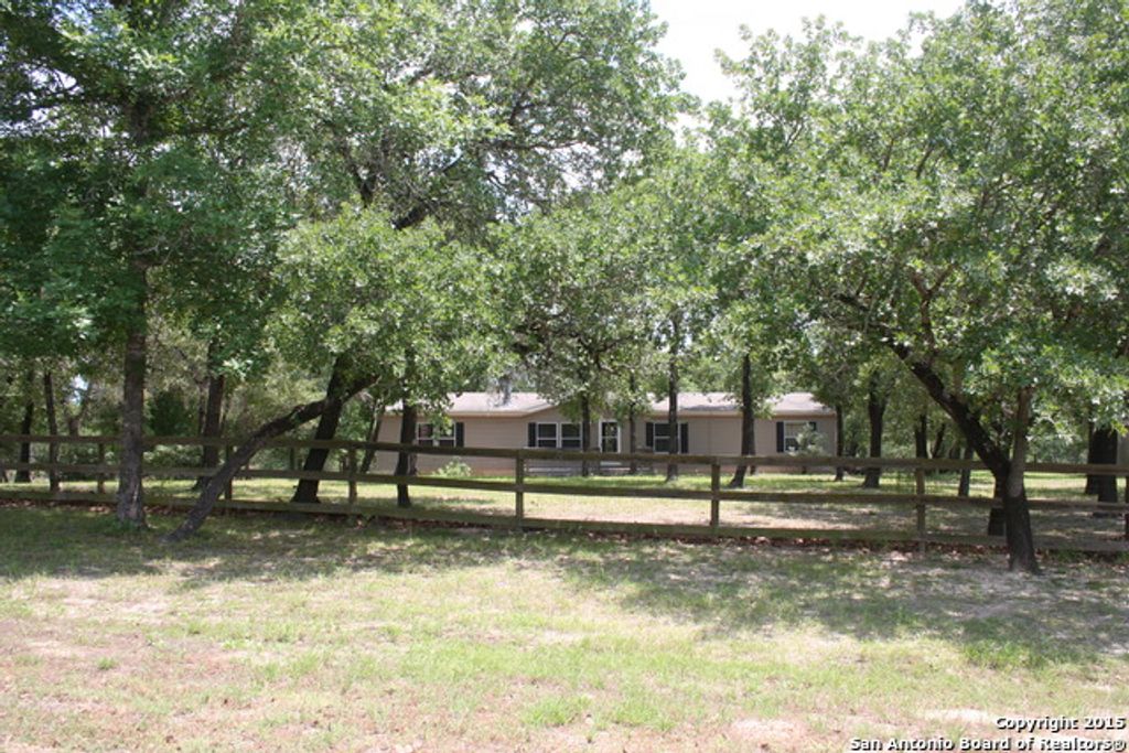 Photo of 718 CHERRY RIDGE, Floresville, TX 78114 (MLS # 1831541)