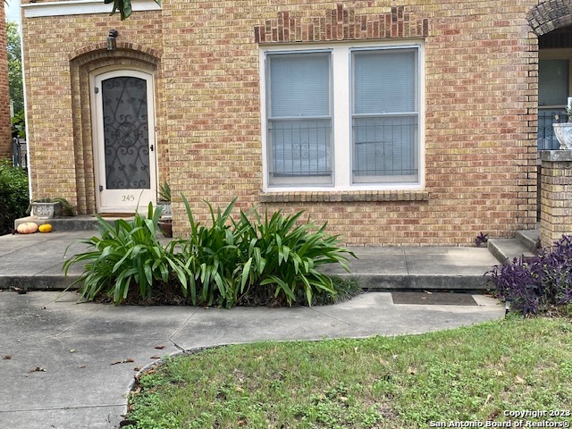 245 E LULLWOOD AVE FRONT