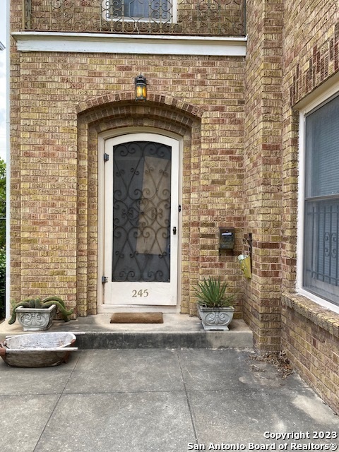 245 E LULLWOOD AVE FRONT