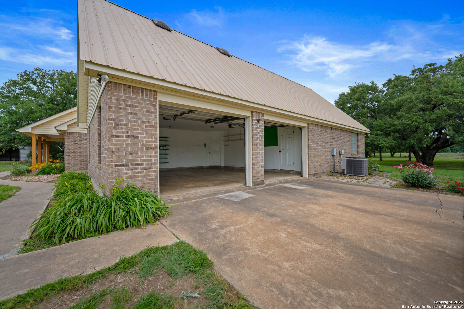 182 grassy creek