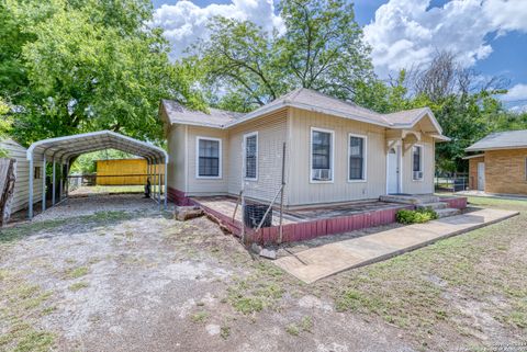 A home in Uvalde