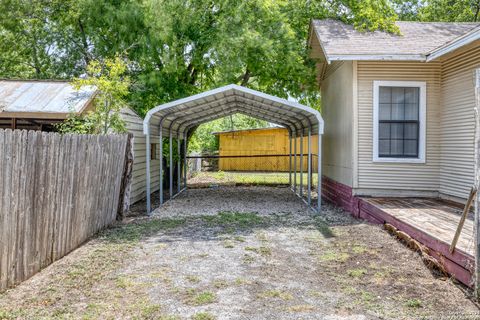 A home in Uvalde