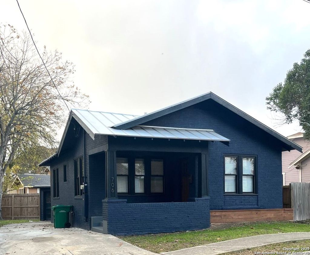 Photo of 706 Evergreen Ct, San Antonio, TX 78212 (MLS # 1929966)