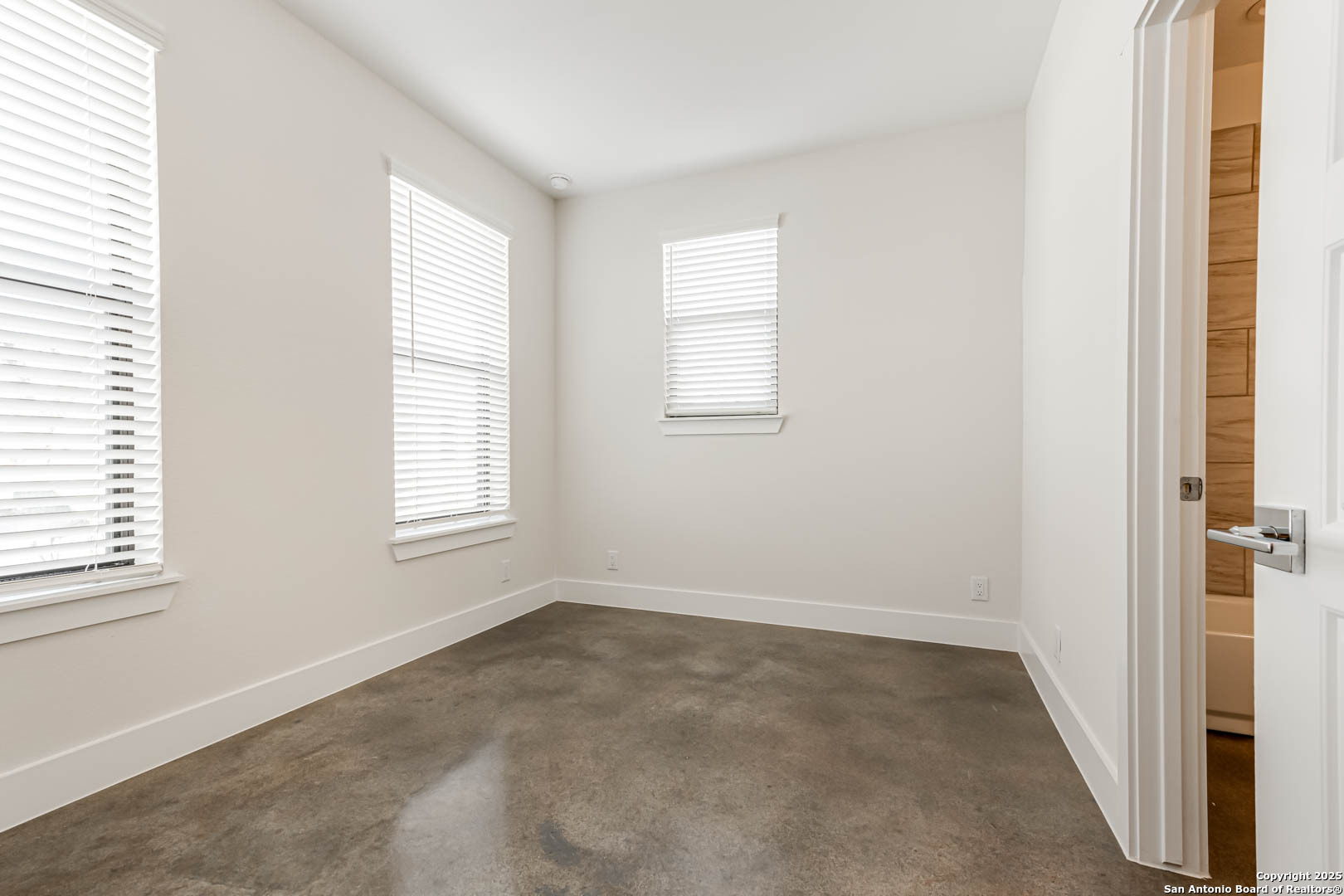 144 N Cherry 104