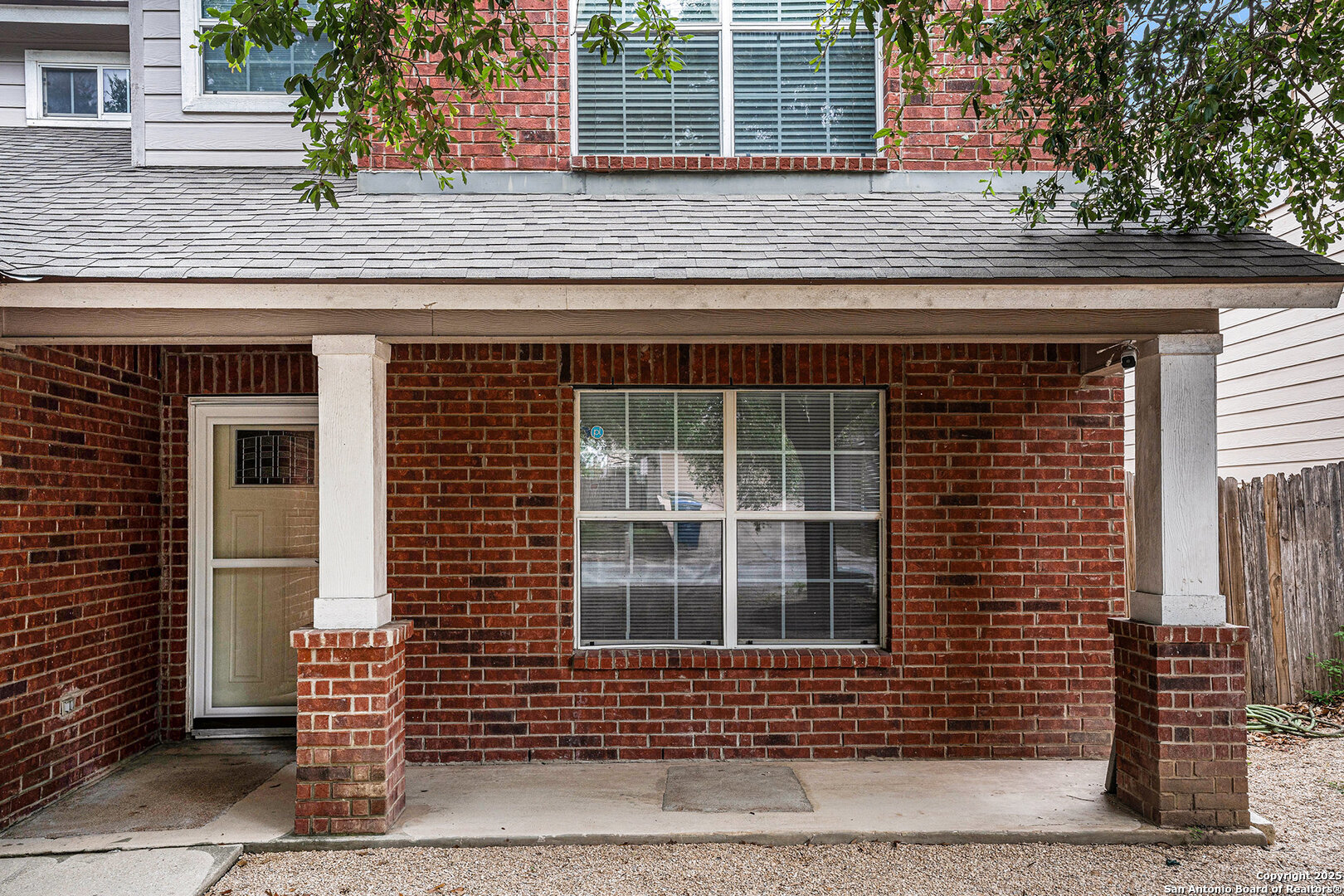 10131 Cedarcliff