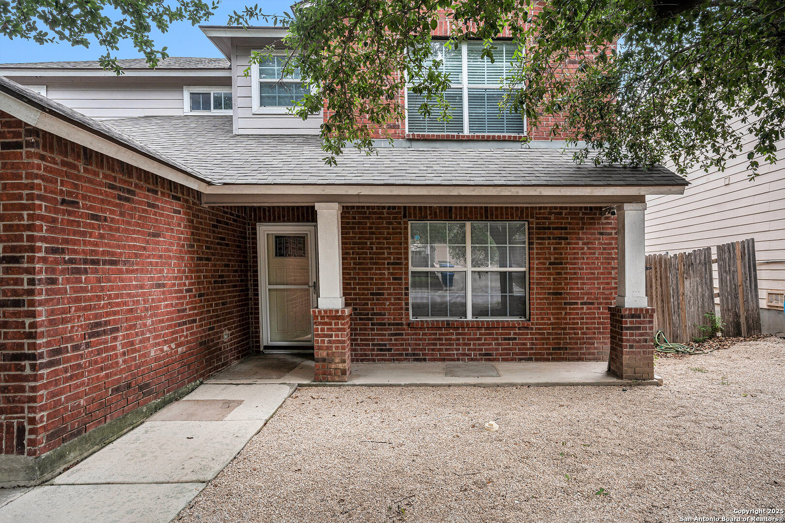 10131 Cedarcliff