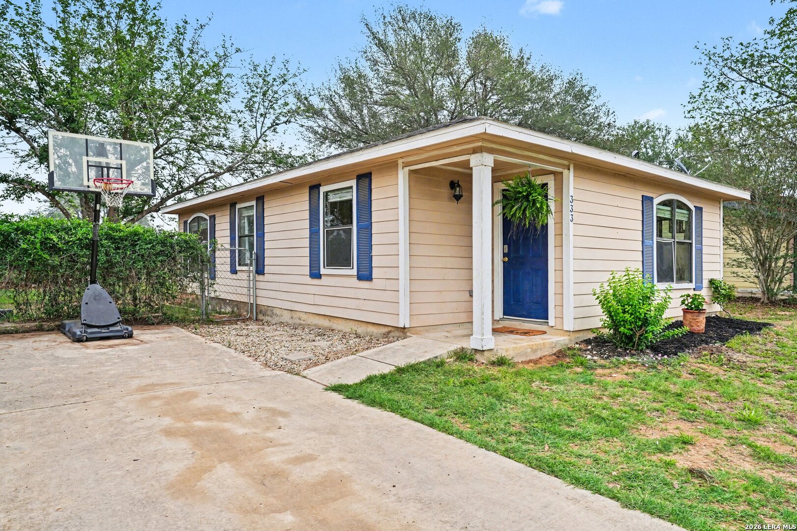 333 Wildrose Dr