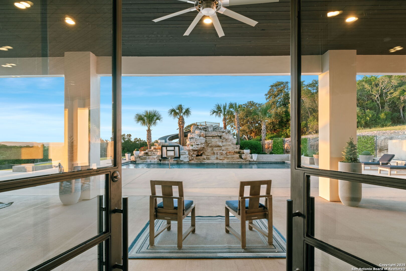 8129 Garden Oaks Dr