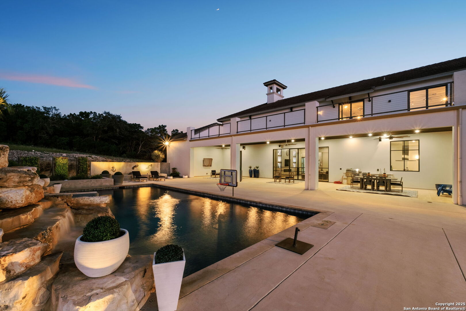8129 Garden Oaks Dr