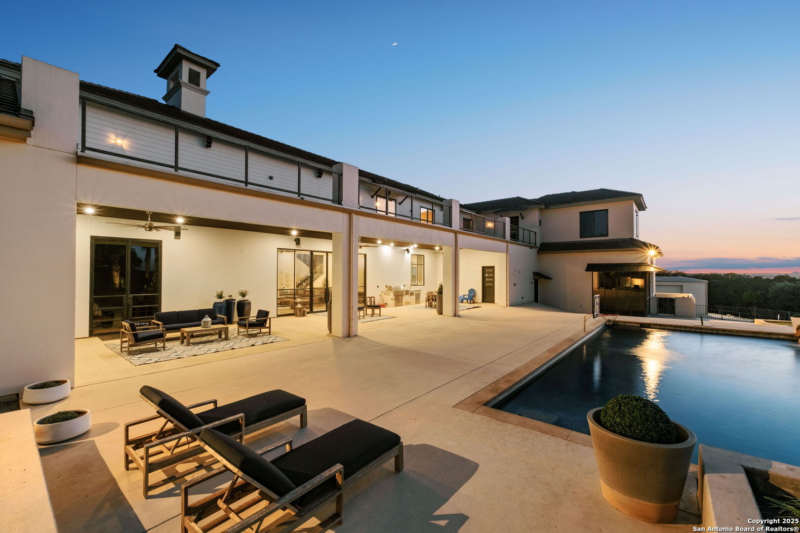 8129 Garden Oaks Dr